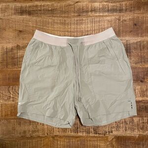 Lululemon License to Train Shorts 7”